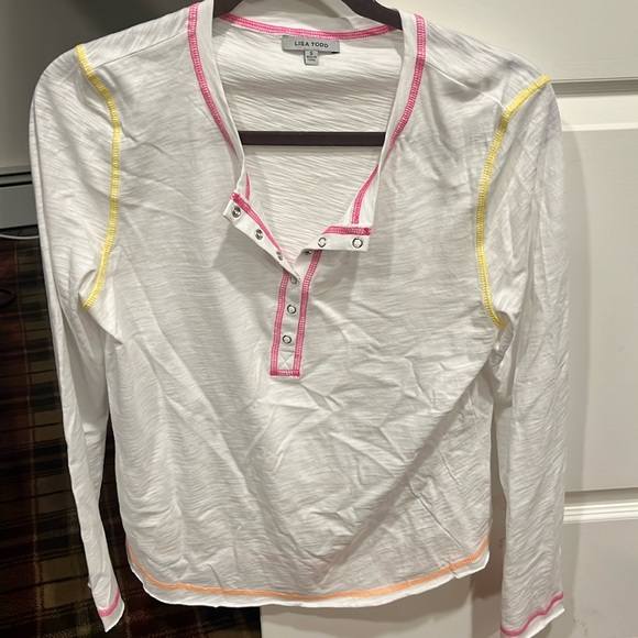 Lisa todd l/s top- small - Picture 1 of 3